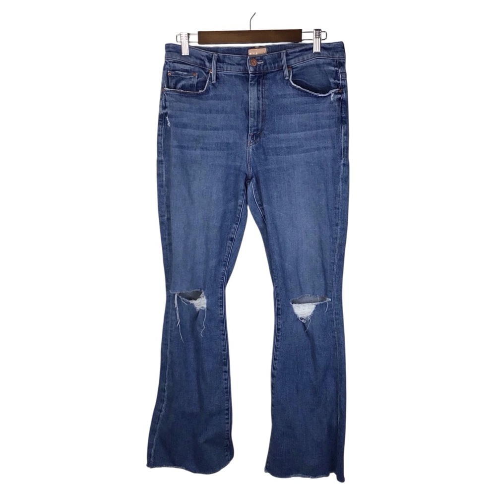MOTHER The Weekender Cropped Distressed Flare Jeans in Six Packs On Me Size 32.